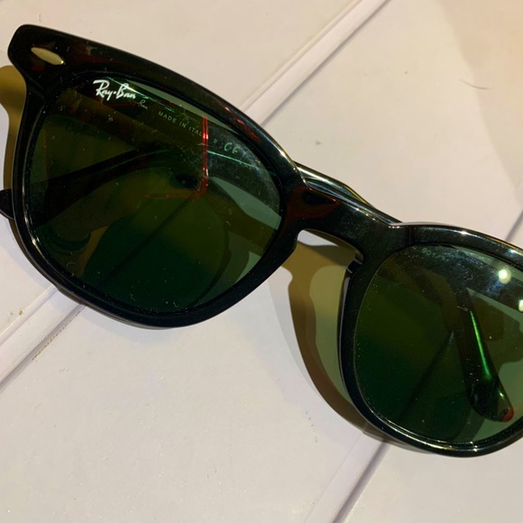 Ray Ban sunglasses Original style. Full black w/ white logo. - Picture 1 of 3